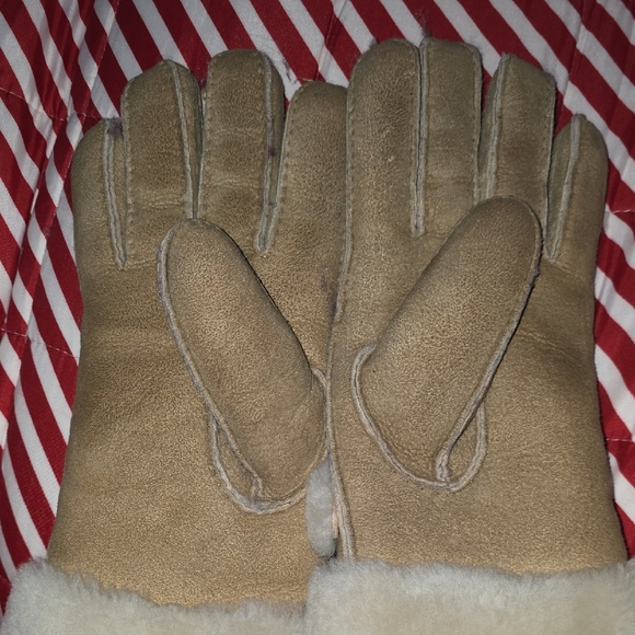 UGG Beige Shearling Gloves Size XL - Picture 3 of 13